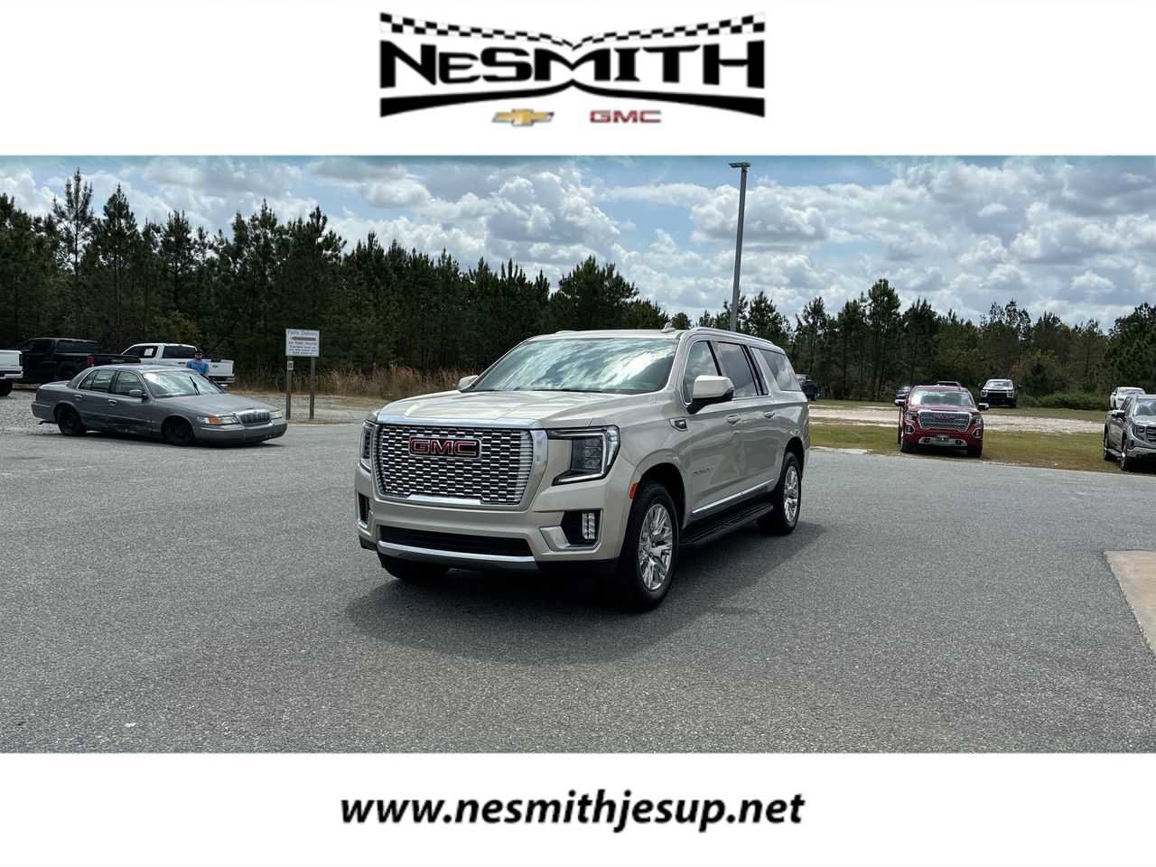 Used 2024 GMC Yukon XL Denali image 1