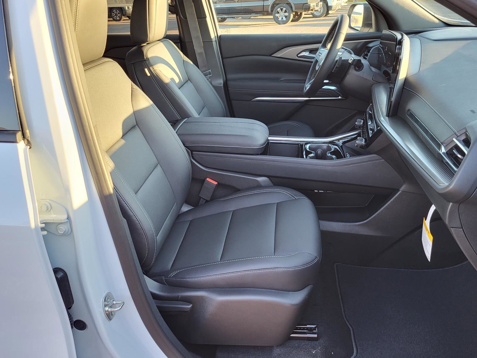 New 2026 Chevrolet Traverse LT image 10