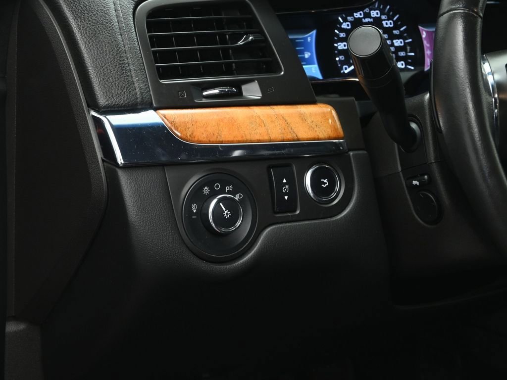 Used 2013 Lincoln MKS AWD image 9