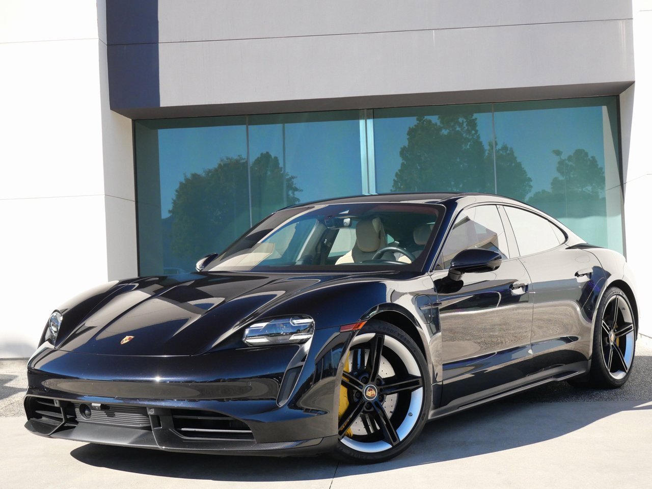 Used 2020 Porsche Taycan Turbo S image 3