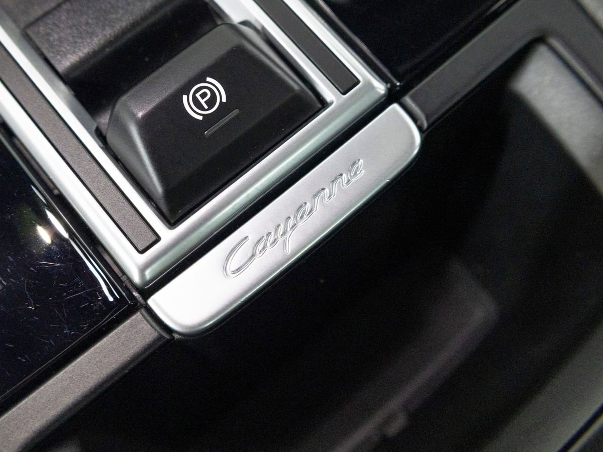 Certified 2023 Porsche Cayenne Coupe image 17