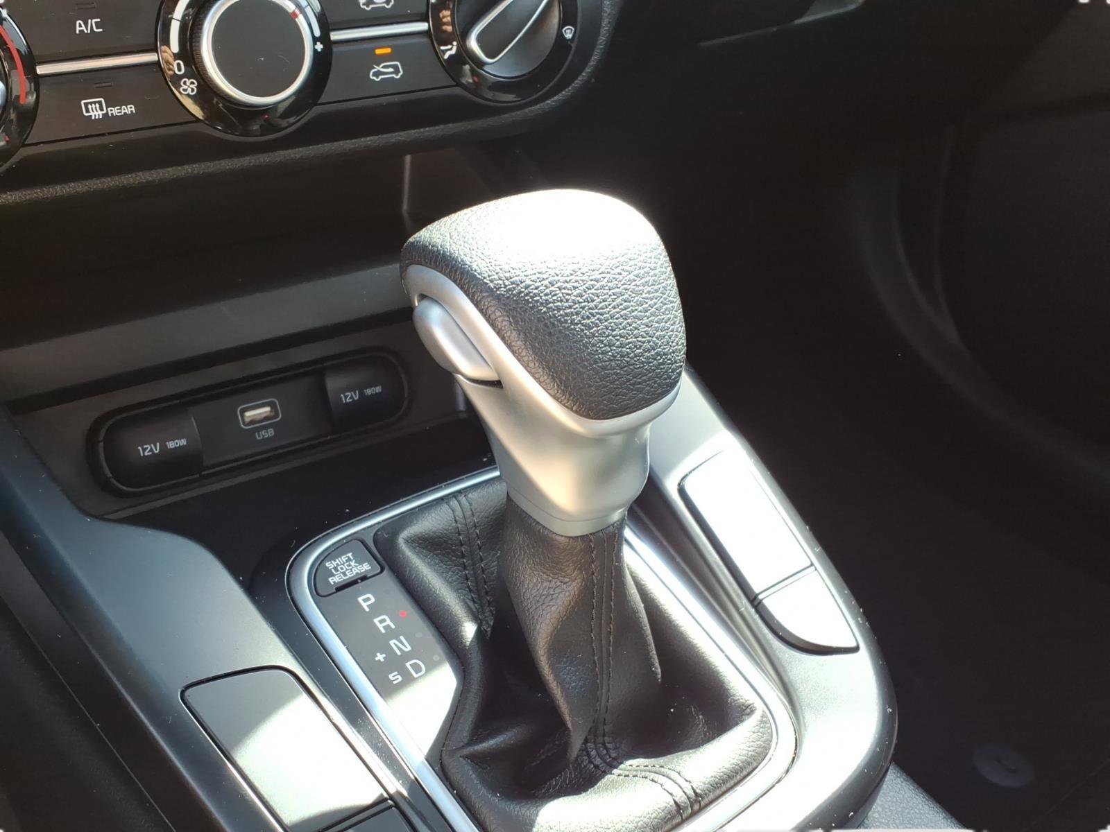 Used 2025 Kia Soul LX w/ LX Technology Package FWD image 15