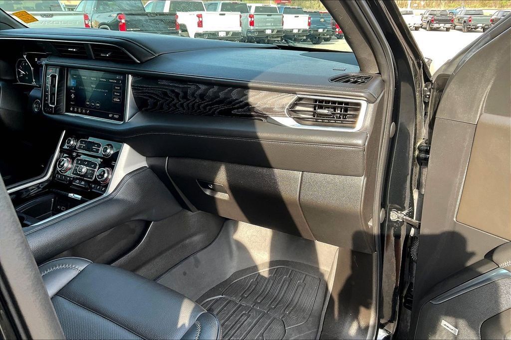 Used 2021 GMC Yukon XL Denali w/ Denali Ultimate Package image 16