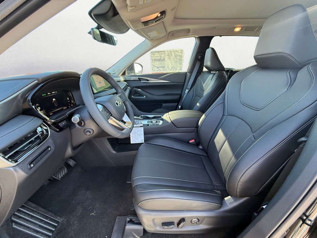 Certified 2026 INFINITI QX60 Luxe w/ Family Package image 9