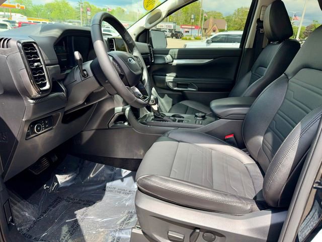 Used 2025 Ford Ranger Lariat w/ FX4 Off-Road Package AWD/4WD image 12