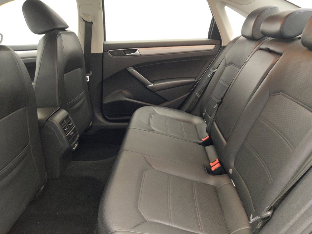 Used 2019 Volkswagen Passat 2.0T Wolfsburg FWD image 18