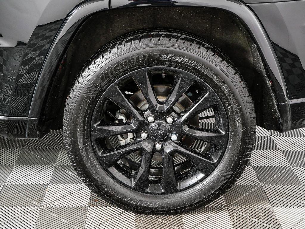 Used 2018 Jeep Grand Cherokee Altitude RWD image 37