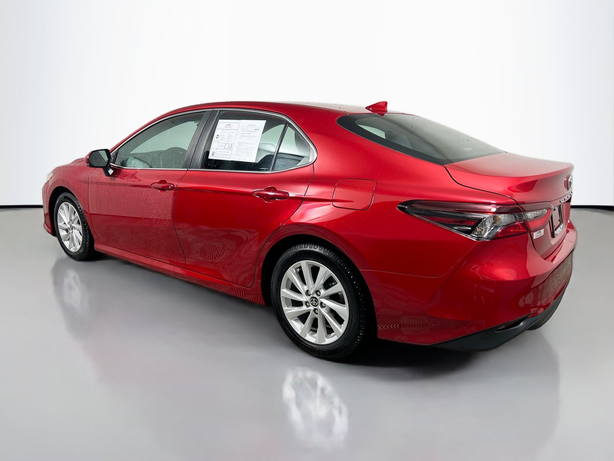 Used 2024 Toyota Camry LE FWD image 8