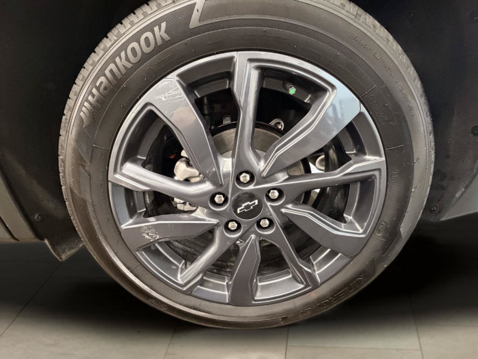 Used 2024 Chevrolet Equinox RS w/ RS Leather Package FWD image 11