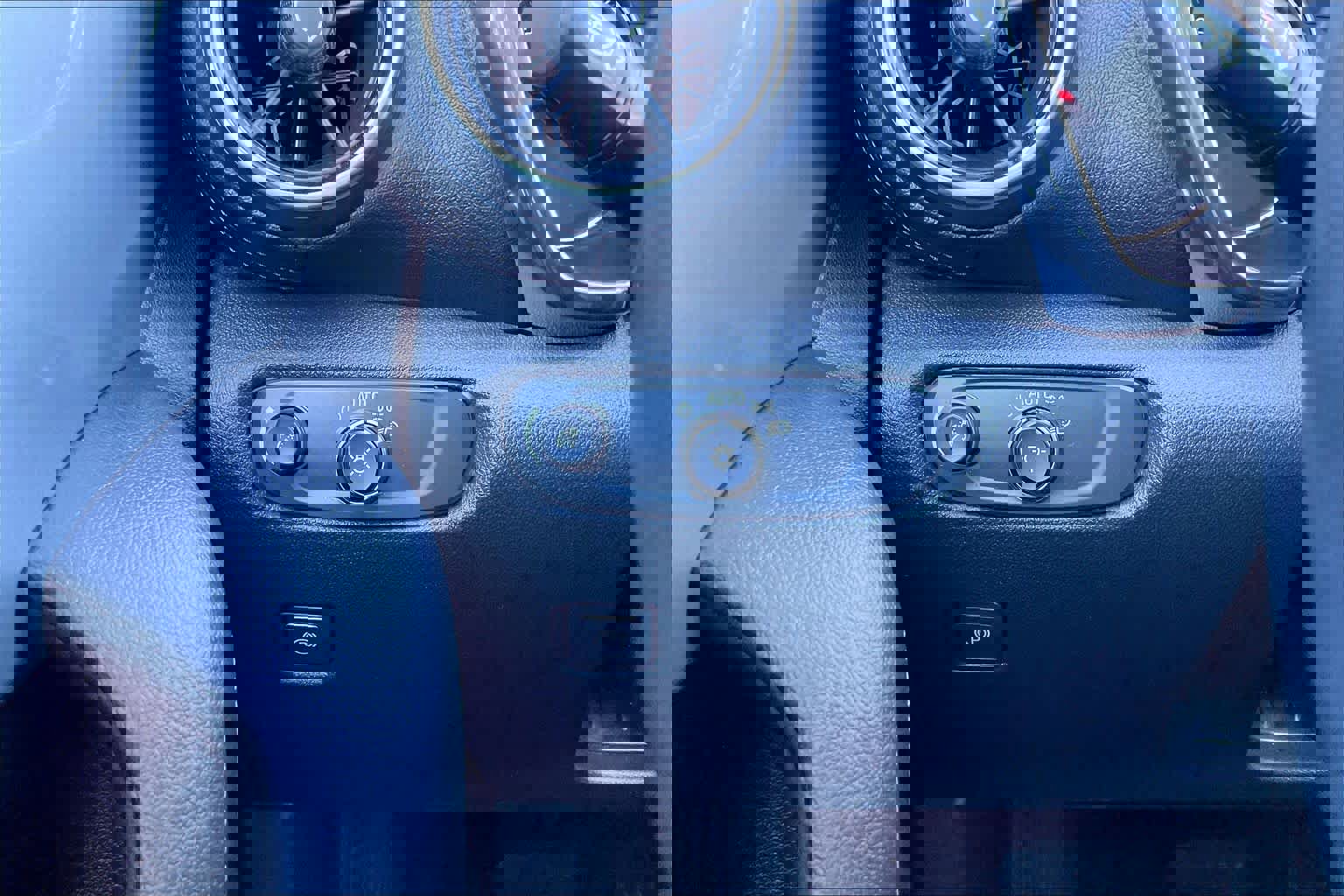 Used 2019 Chevrolet Blazer LT image 32