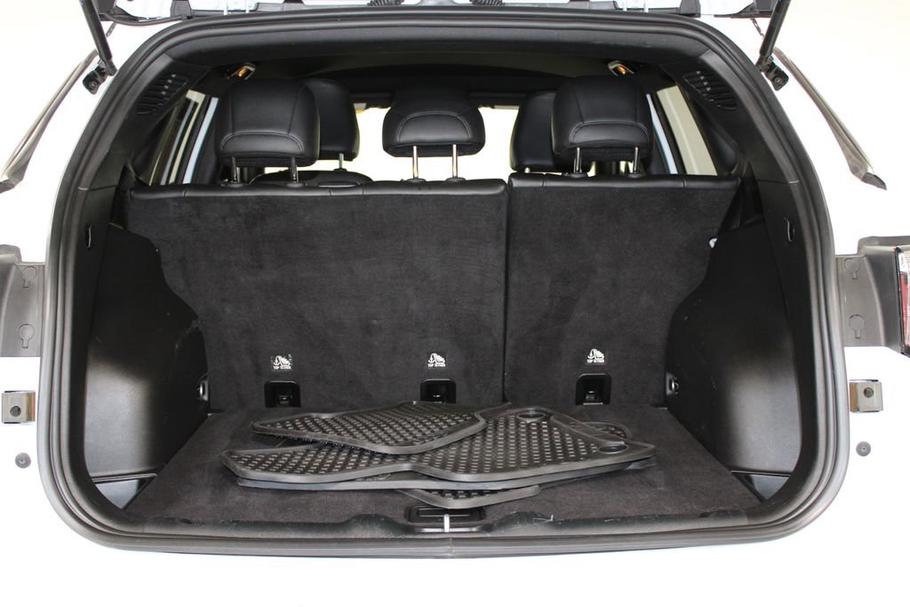 Used 2025 Jeep Compass Trailhawk image 14