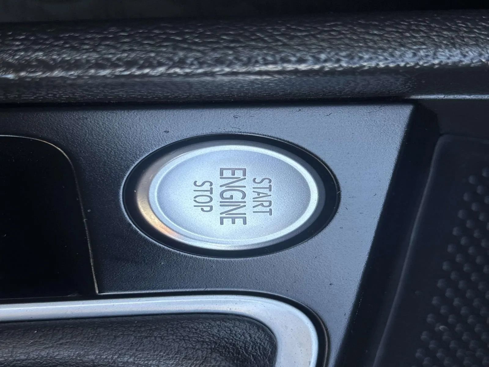 Used 2024 Volkswagen Jetta SE w/ Panoramic Sunroof Package image 28