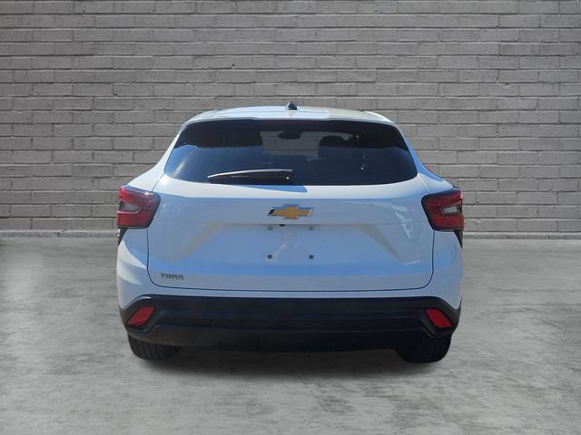 Used 2024 Chevrolet Trax LS w/ LS Convenience Package FWD image 4
