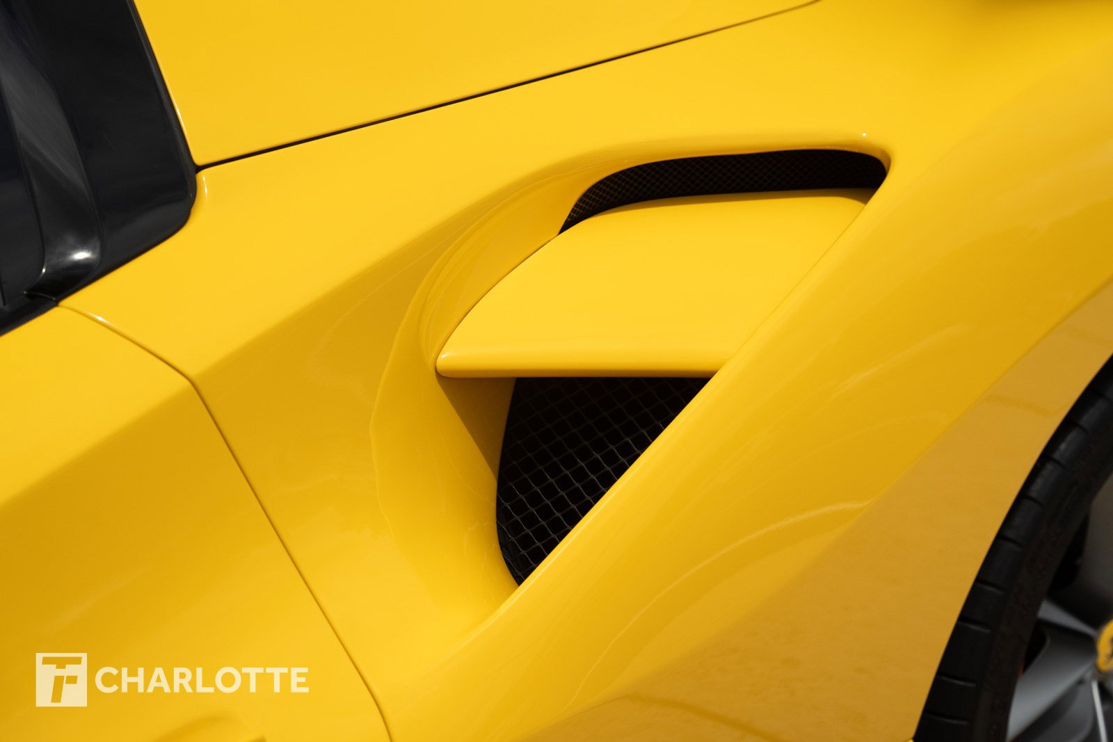 Used 2017 Ferrari 488 Spider image 11