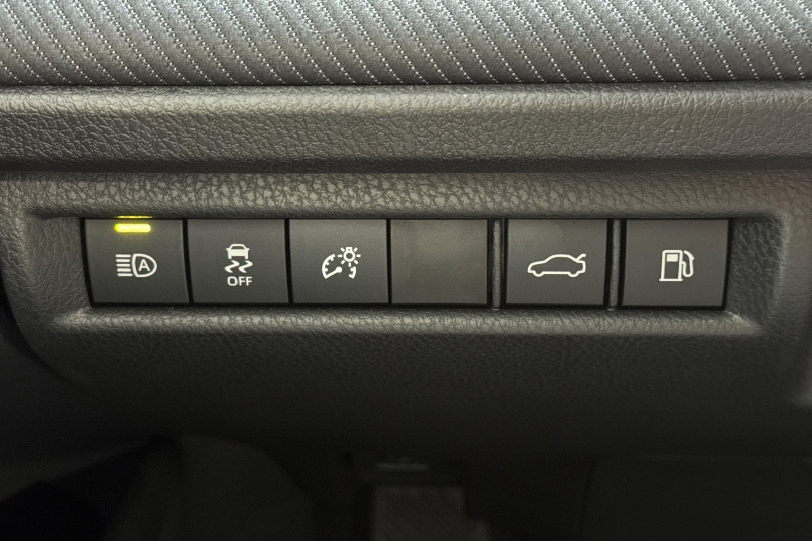Used 2026 Toyota Camry SE w/ Convenience Package FWD image 28
