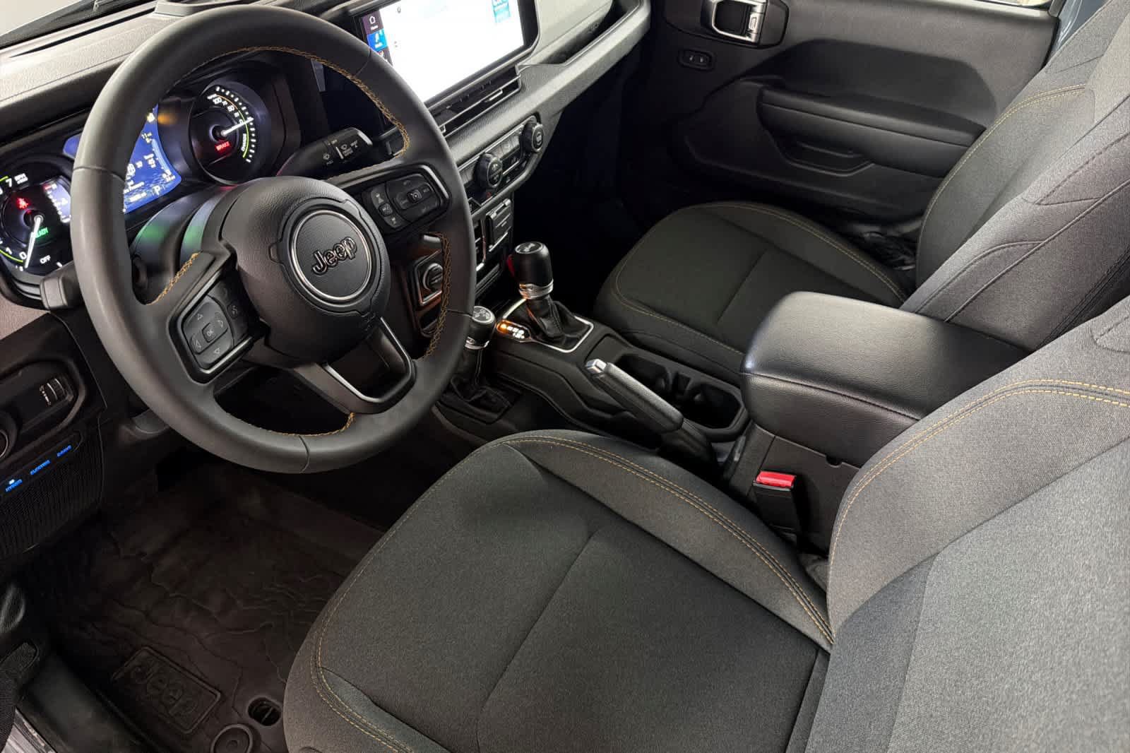 Used 2024 Jeep Wrangler Unlimited AWD/4WD image 11
