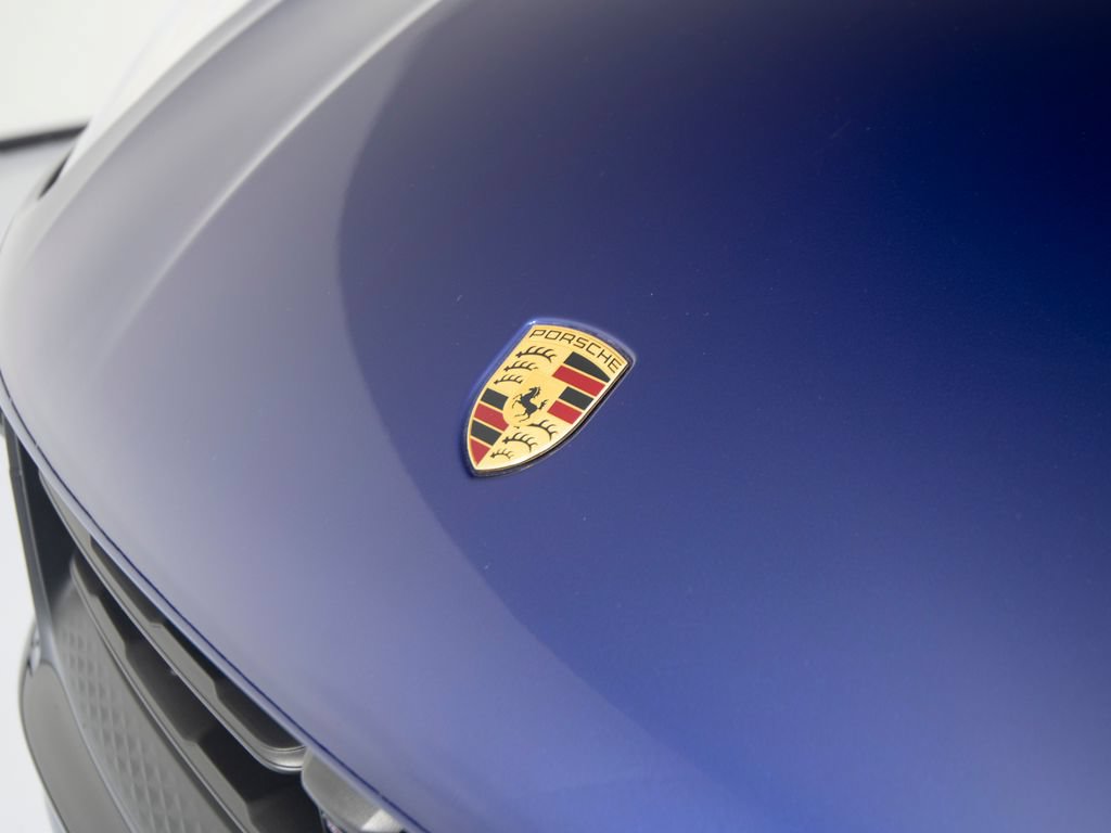 Certified 2025 Porsche Macan GTS AWD/4WD image 39