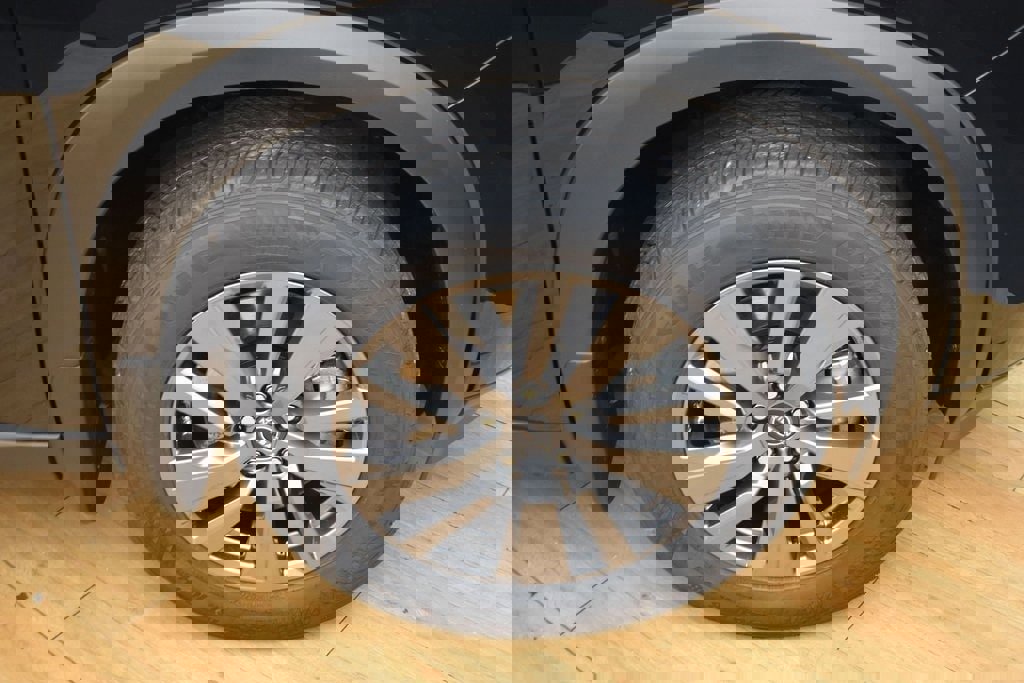 New 2025 Nissan Pathfinder S image 3