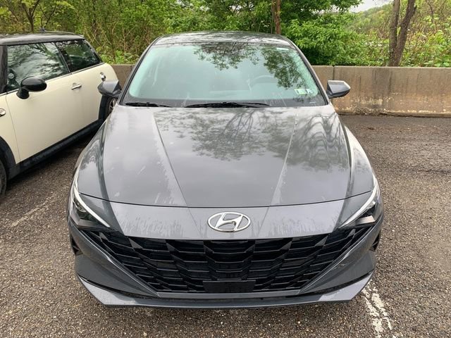 Used 2023 Hyundai Elantra SEL w/ Convenience Package FWD image 3