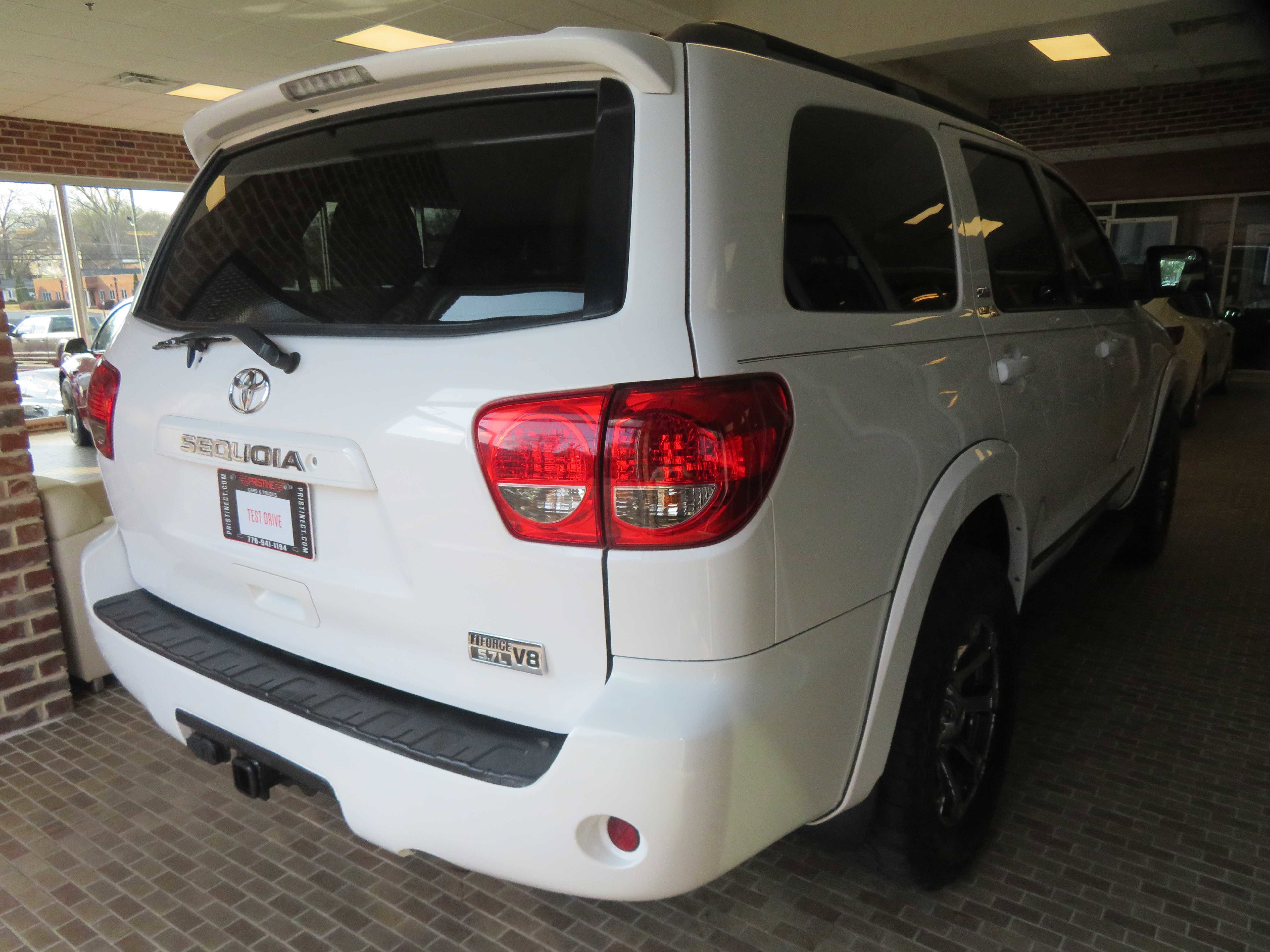 Used 2015 Toyota Sequoia SR5 w/ Premium Package image 4