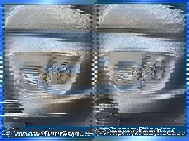 Used 2023 Toyota Corolla Cross XLE w/ Convenience Package image 18