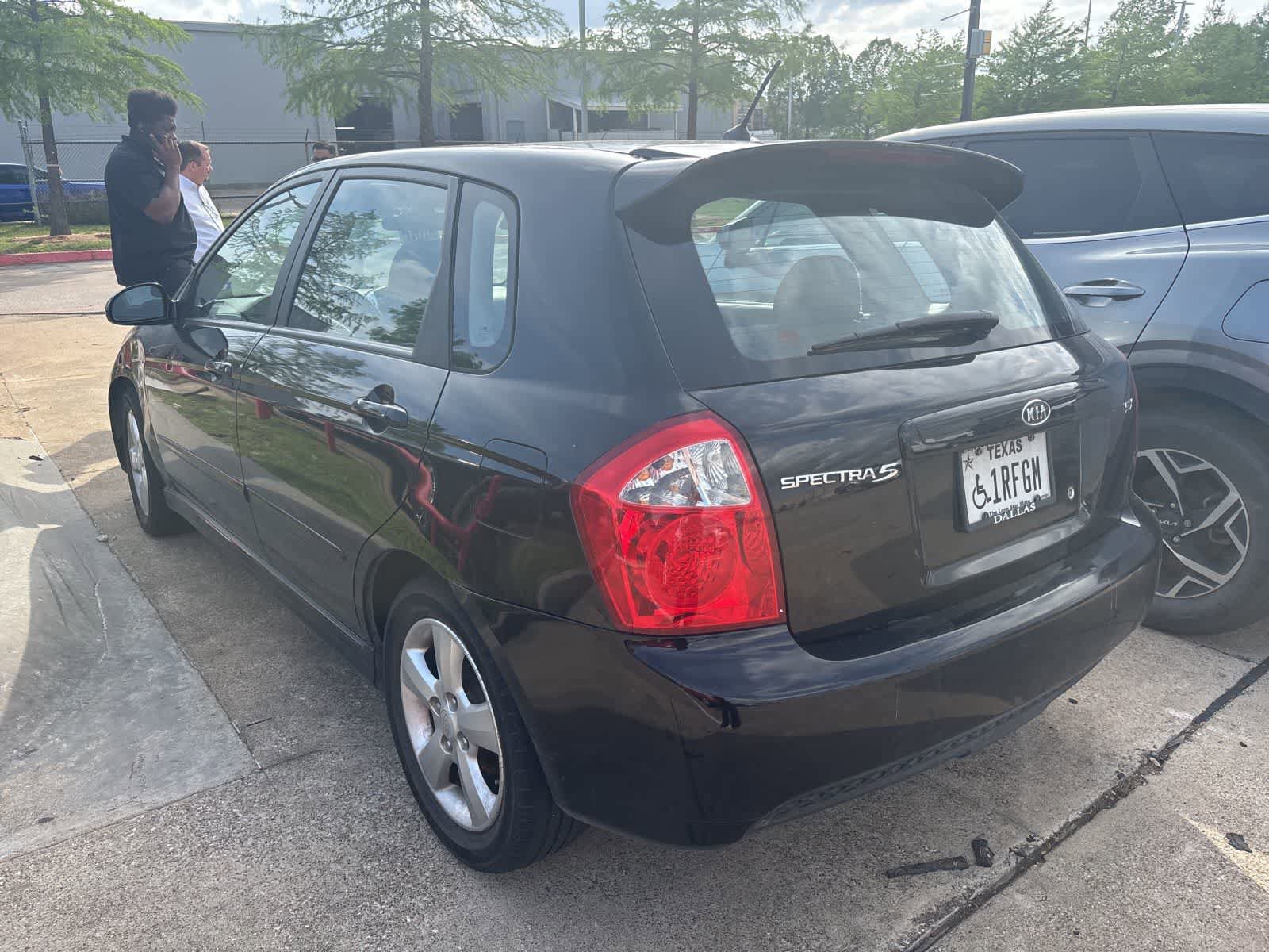 Used 2008 Kia Spectra5 SX FWD image 6