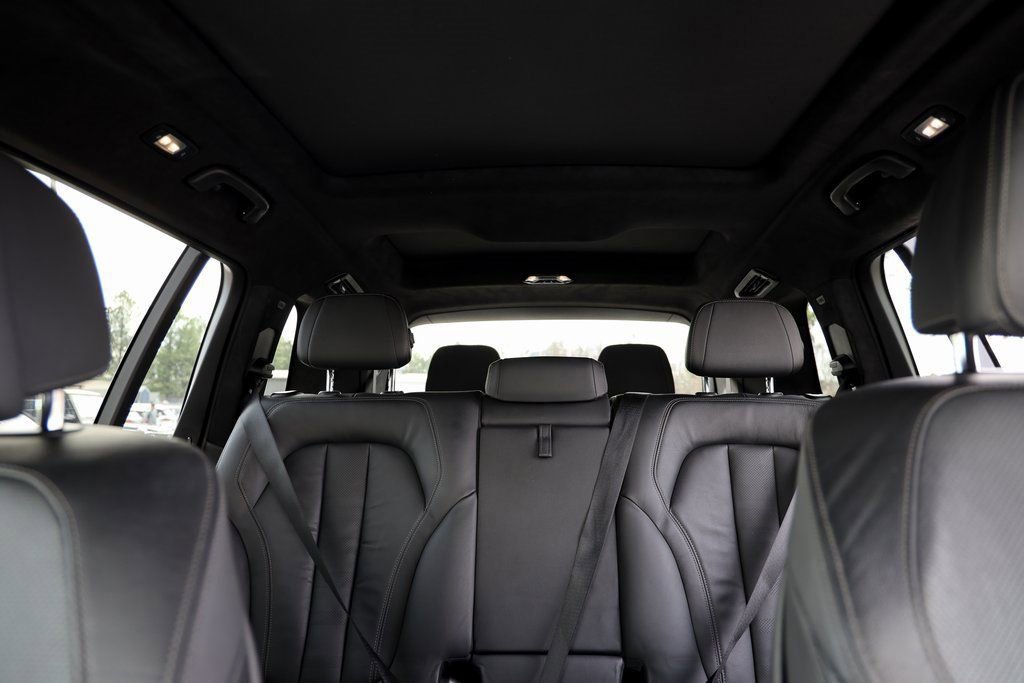 Used 2022 BMW X7 M50i w/ Cold Weather Package image 26