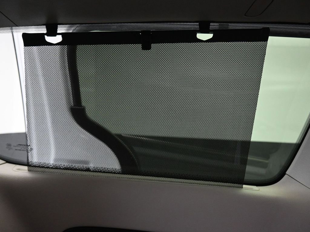 Used 2022 Chrysler Pacifica Touring-L image 48