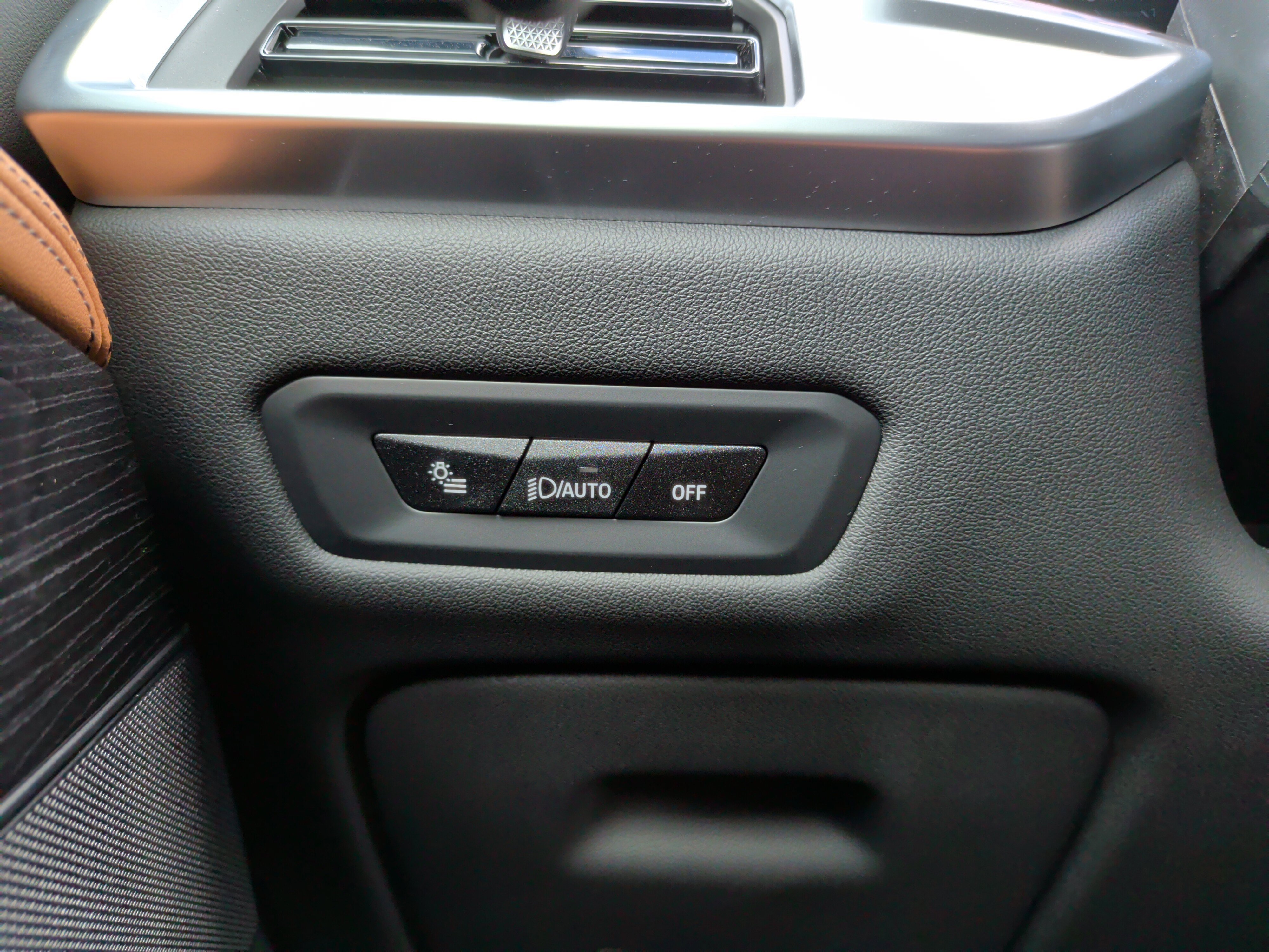 Certified 2025 BMW X5 xDrive50e w/ M Sport Package image 26