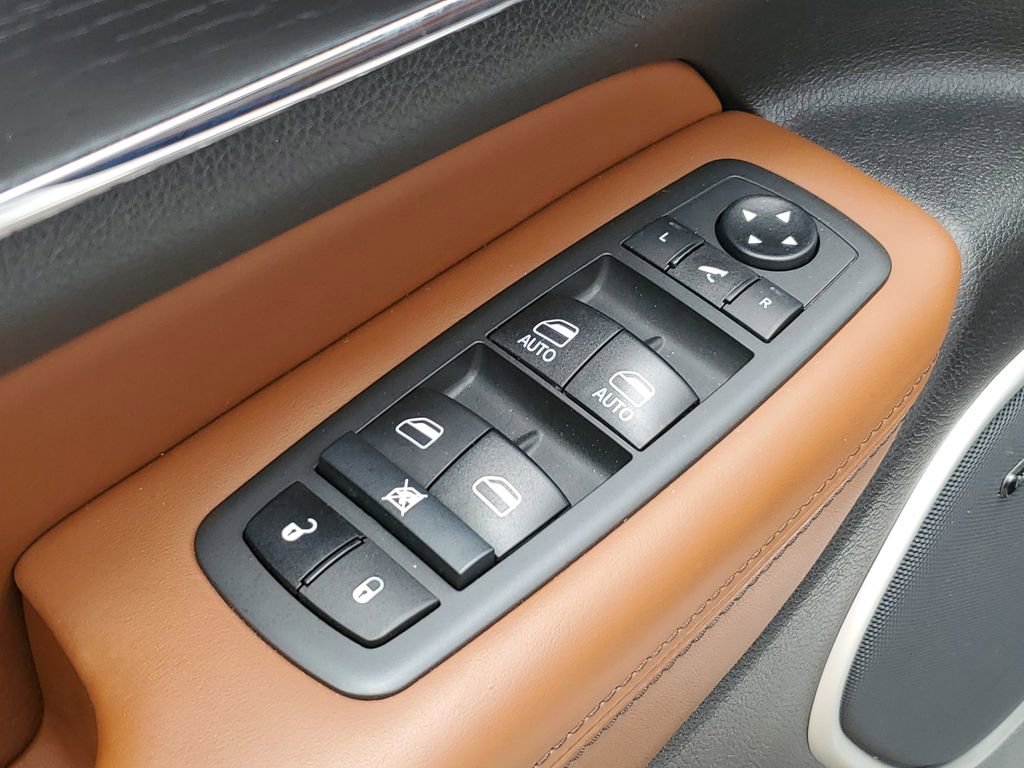 Used 2021 Jeep Grand Cherokee Summit AWD/4WD image 26