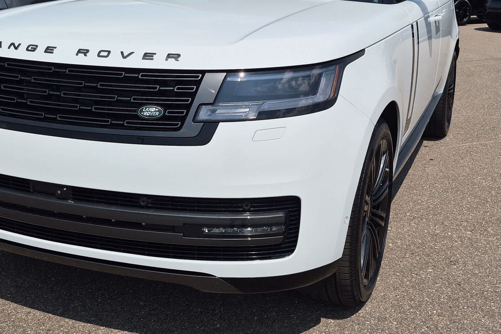 New 2026 Land Rover Range Rover Long Wheelbase SE AWD/4WD image 10