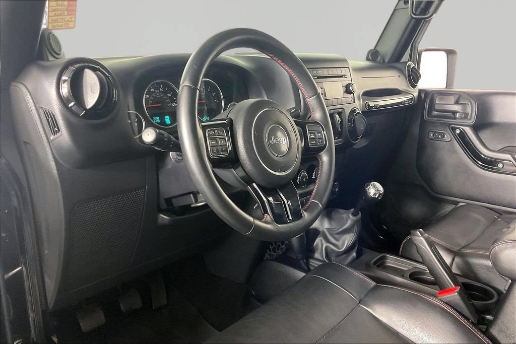 Used 2012 Jeep Wrangler Unlimited Sahara AWD/4WD image 14