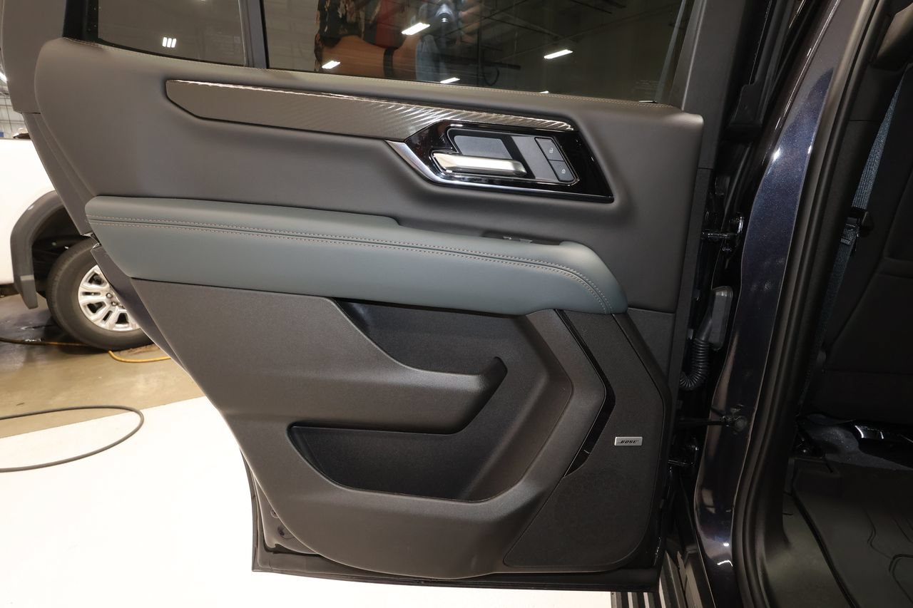 Used 2026 GMC Yukon AT4 w/ AT4 Premium Package AWD/4WD image 24