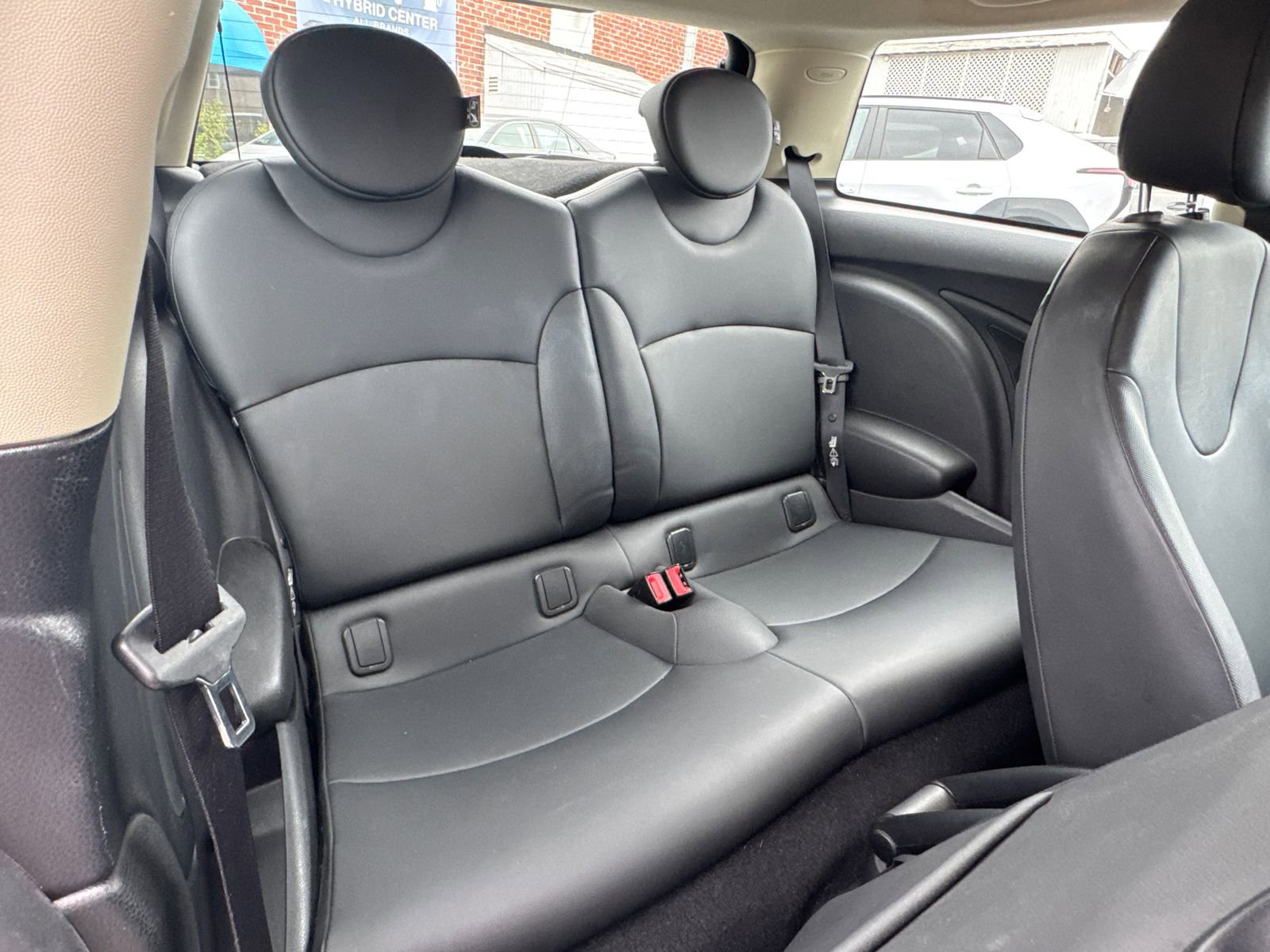 Used 2011 MINI Cooper Hardtop image 11