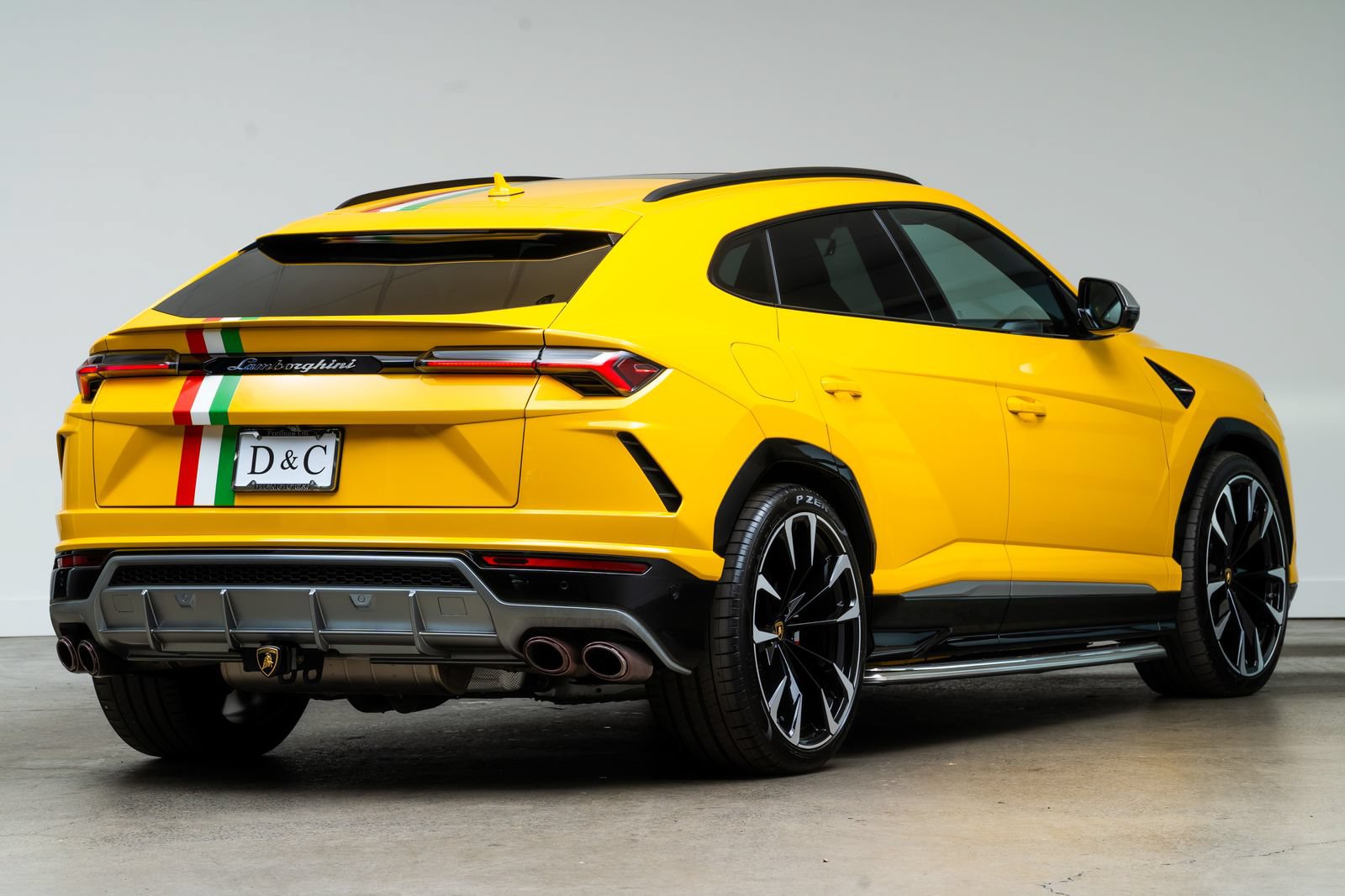 Used 2019 Lamborghini Urus AWD/4WD image 6