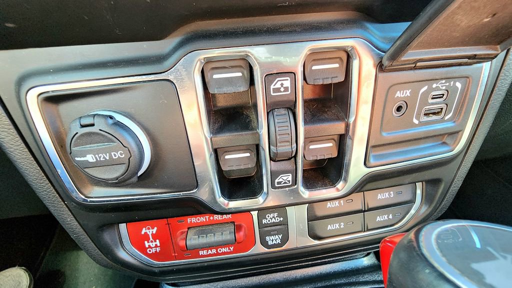 Used 2022 Jeep Wrangler Unlimited Rubicon w/ Trailer Tow Package image 41