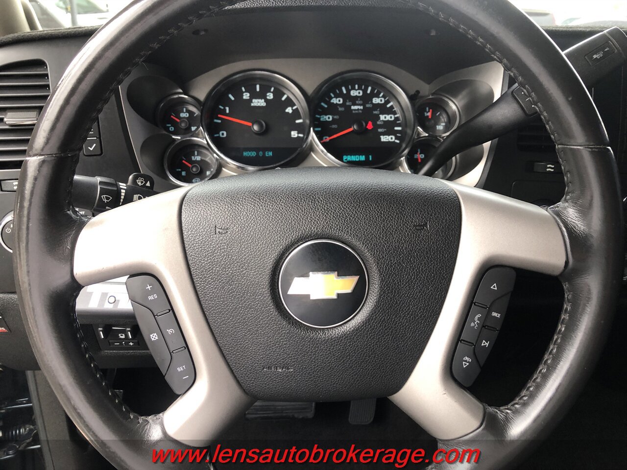 Used 2010 Chevrolet Silverado 2500 LT w/ Interior Plus Package AWD/4WD image 14