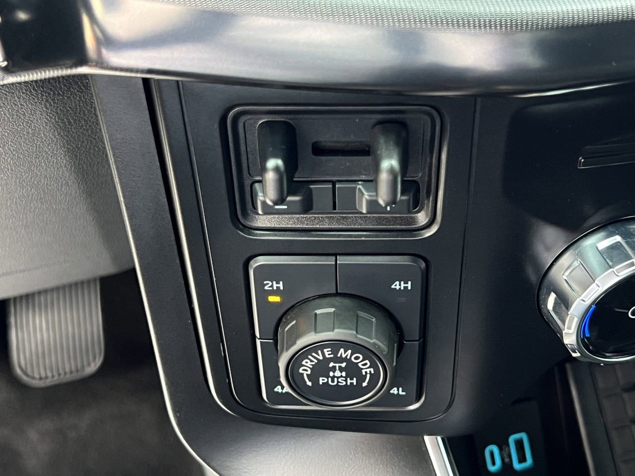 Used 2024 Ford F150 Raptor AWD/4WD image 23
