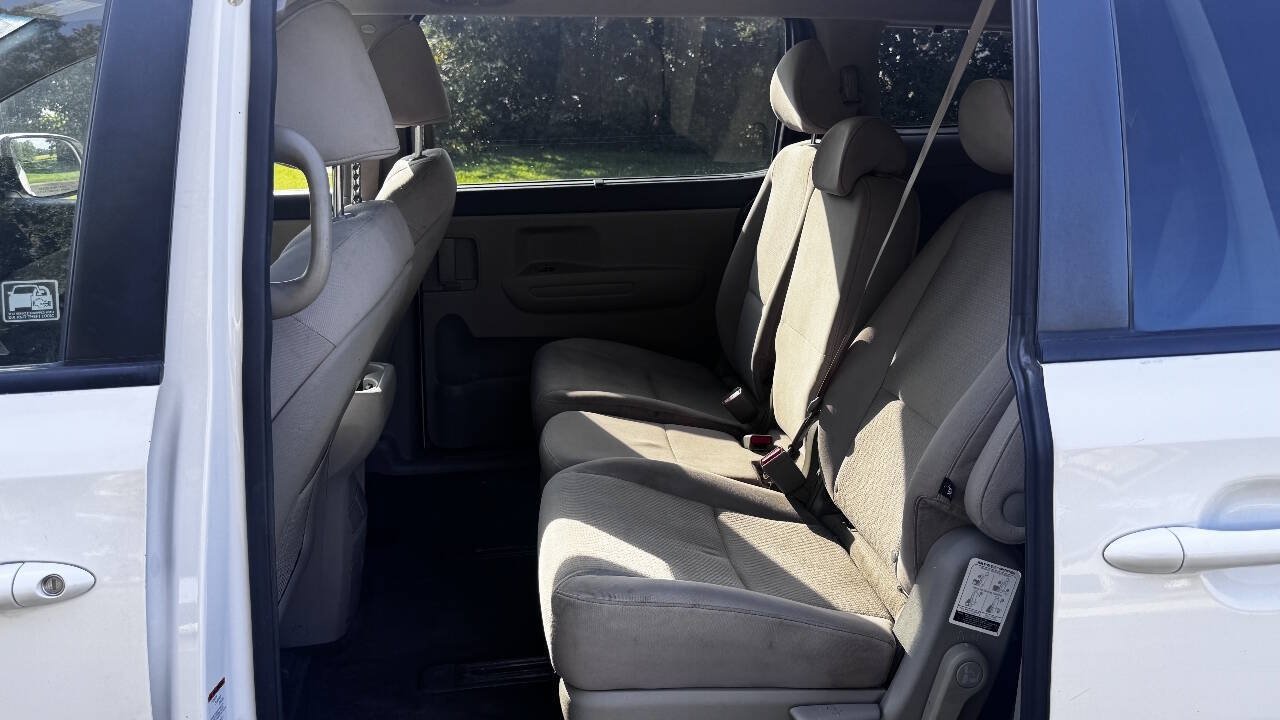 Used 2016 Kia Sedona LX w/ Option Group 020 FWD image 10