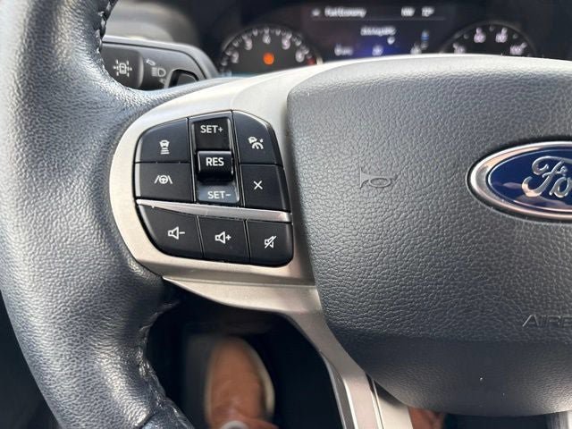 Used 2021 Ford Explorer Limited w/ Equipment Group 301A AWD/4WD image 25