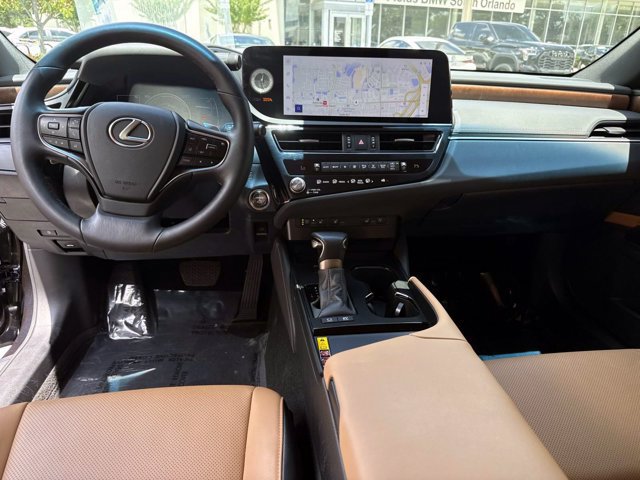 Used 2025 Lexus ES 300h w/ Premium Package FWD image 15