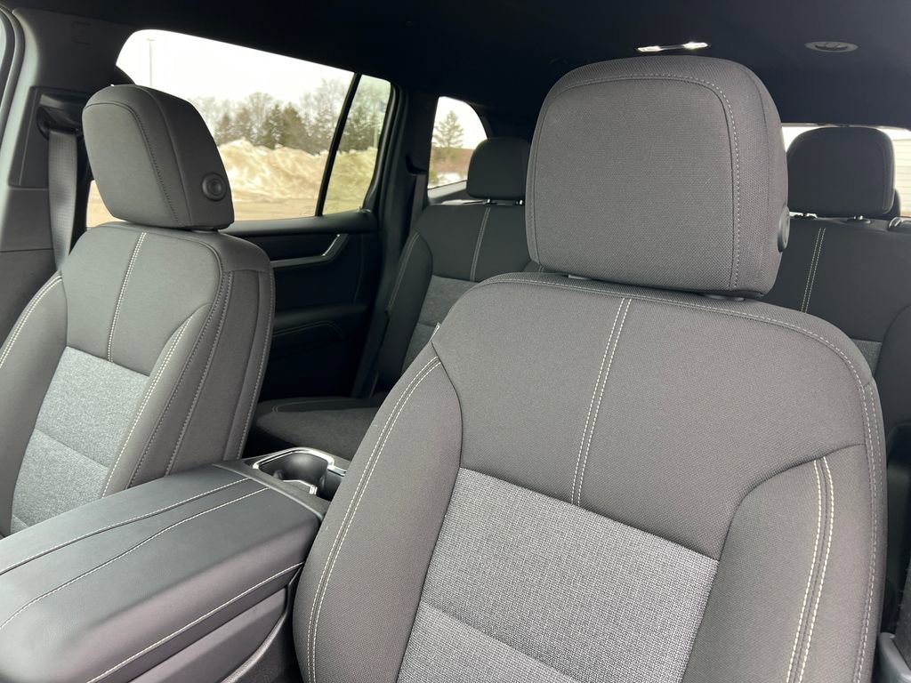 New 2025 GMC Acadia Elevation image 12