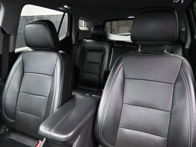 Used 2023 GMC Terrain SLT image 17