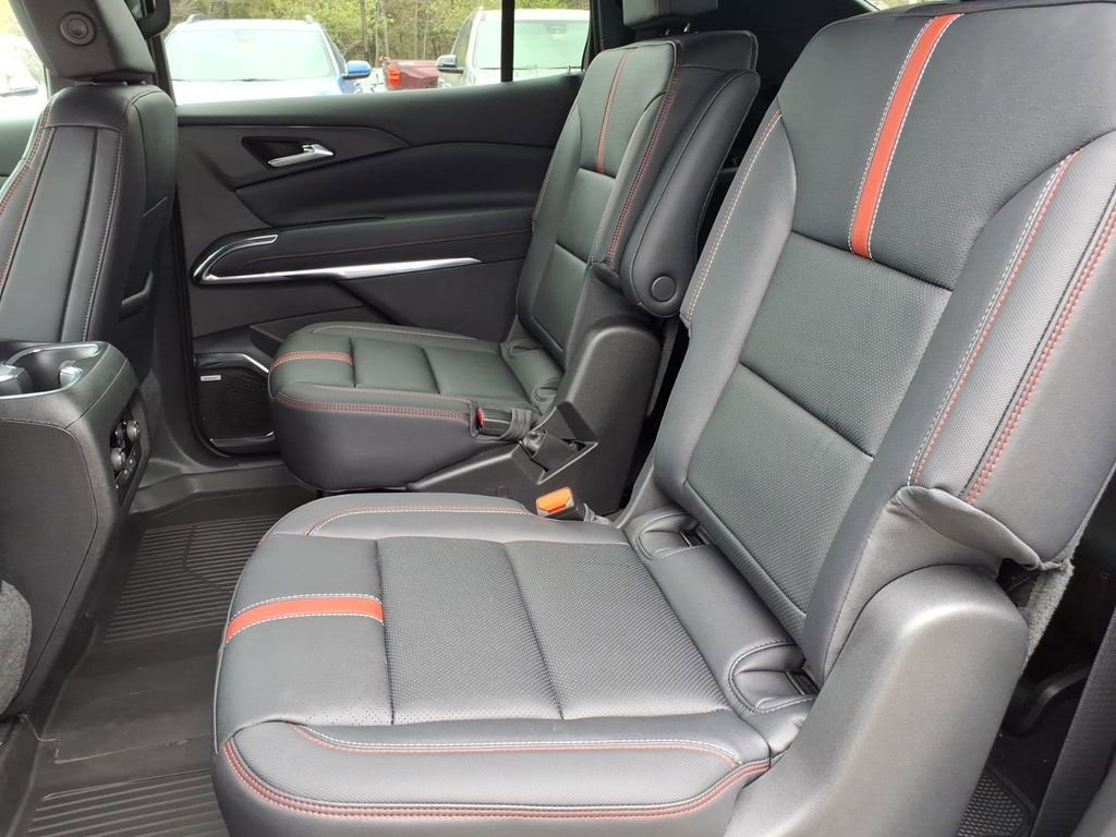 New 2026 Chevrolet Traverse RS w/ LPO, Floor Liner Package AWD/4WD image 15