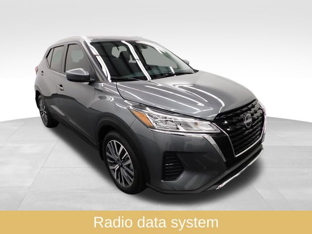 Used 2024 Nissan Kicks SV image 2