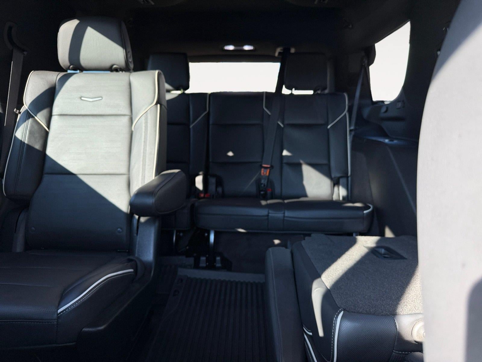 Used 2024 Cadillac Escalade Sport w/ LPO, ONYX Package AWD/4WD image 13