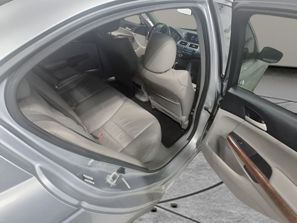 Used 2011 Honda Accord EX-L image 19
