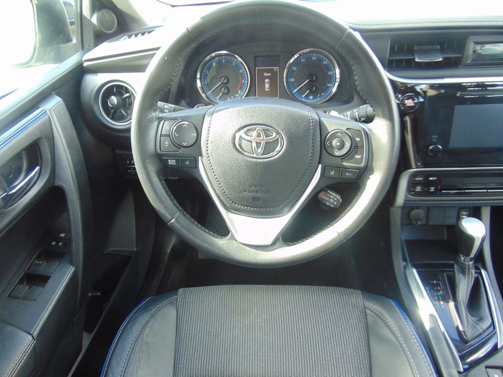Used 2017 Toyota Corolla SE image 18