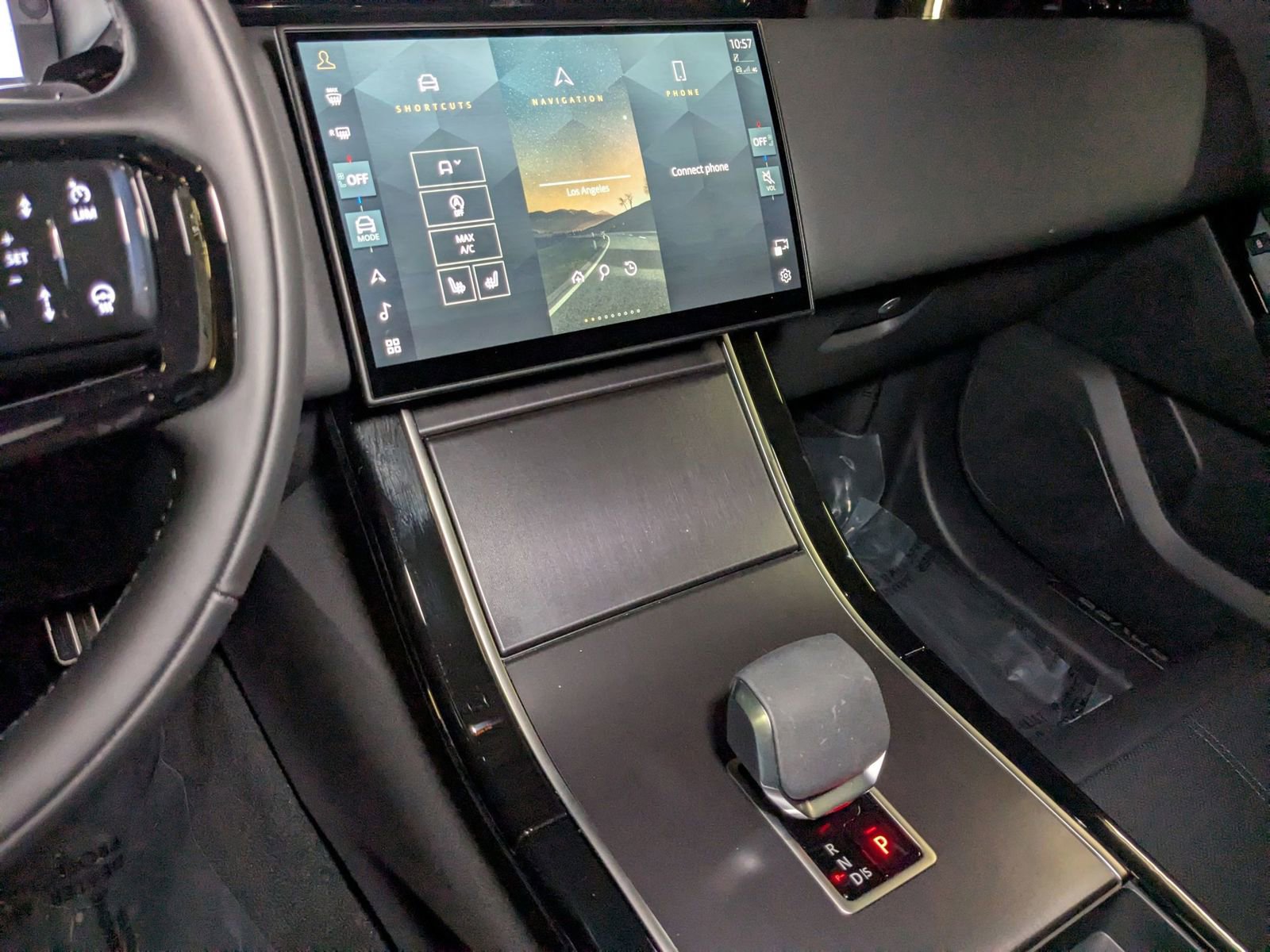 New 2026 Land Rover Range Rover Velar Dynamic SE image 12