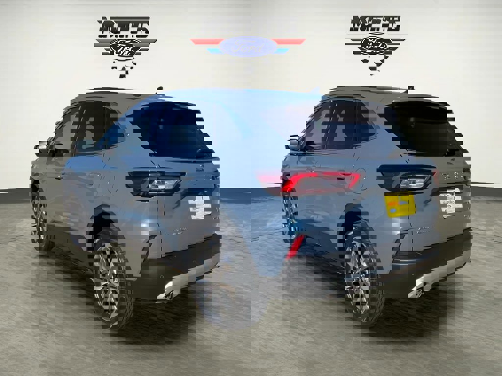 Used 2025 Ford Escape Platinum image 3